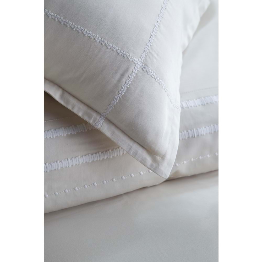 Apricitas Home Runa Bej Nakışlı Çift Kişilik Saten Nevresim Takımı