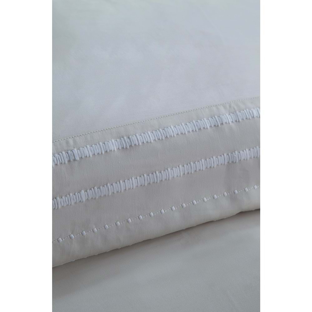 Apricitas Home Runa Bej Nakışlı Çift Kişilik Saten Nevresim Takımı