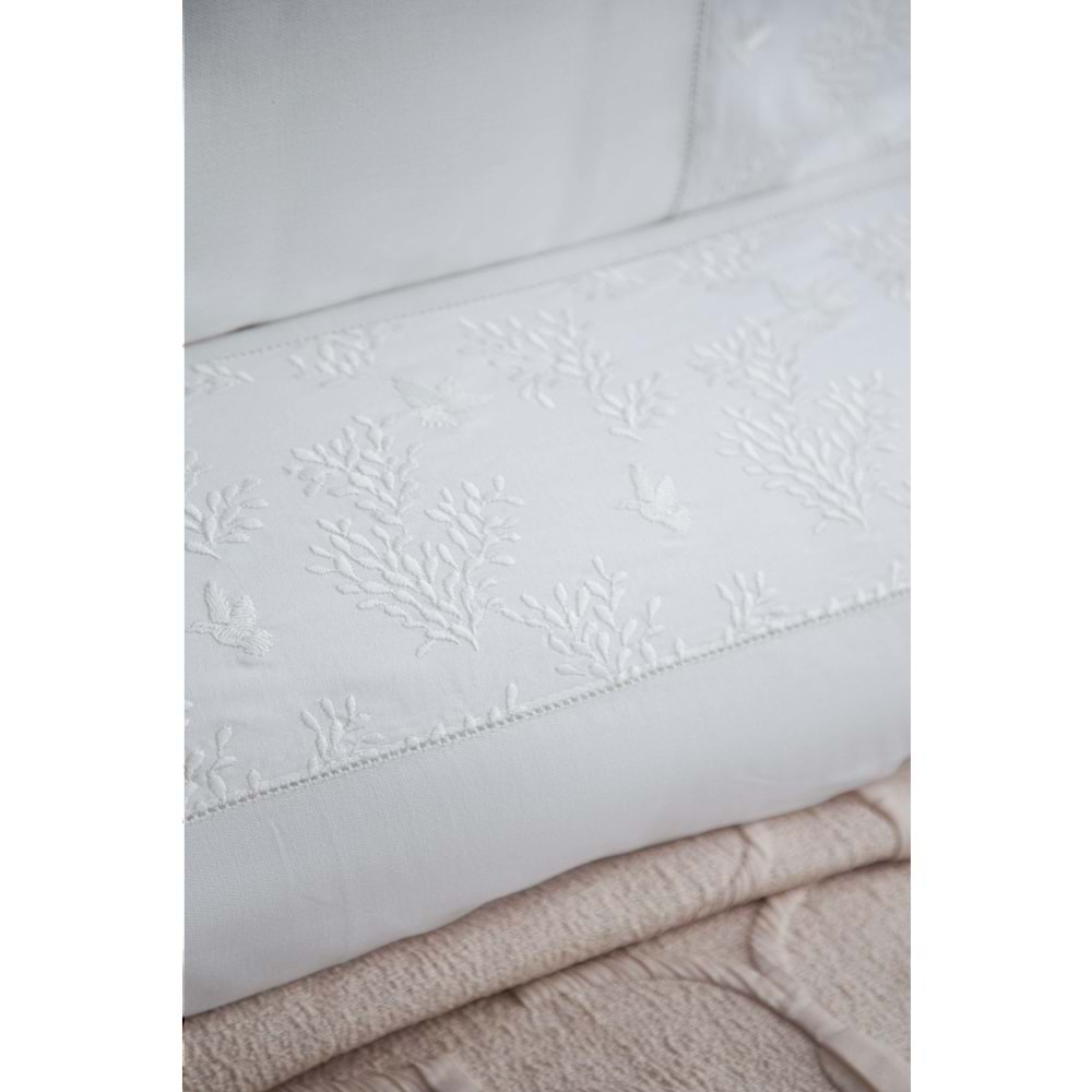 Apricitas Serene Bej Çift Kişilik Yatak Örtülü, Dantelli Nevresim Takımlı, Yatak Örtülü Set