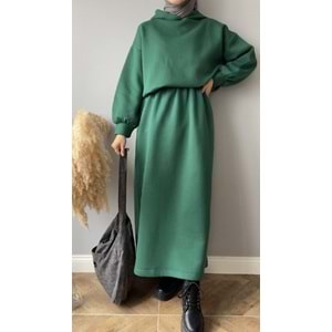 Qumika - Kapüşonlu Üç İplik Kuşaklı Elbise - Zümrüt Yeşil - STANDART