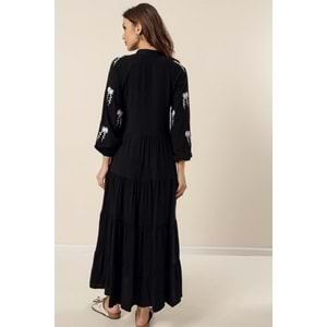 Qumika - Kolları ve Üstü Nakışlı Elbise - 177 - Siyah - S